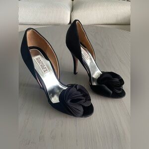 Badgley Mischka Sidney Bow d'Orsay Pumps w 3.35” Leather Heel Black Size: 6 (N59